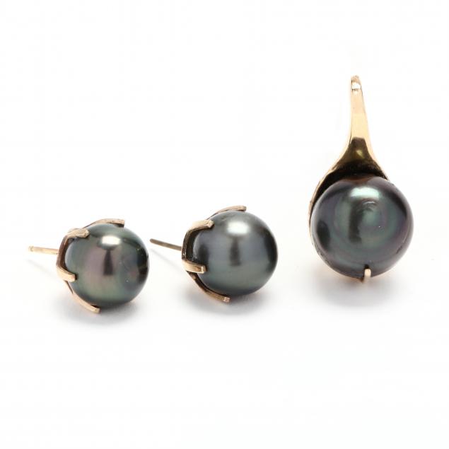 GOLD AND TAHITIAN PEARL PENDANT AND