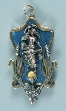 Gold Art Nouveau pendant, finely