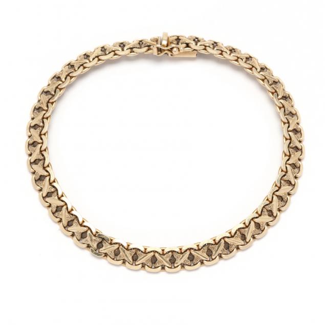 GOLD BRACELET Necklace in a