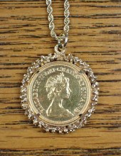 GOLD COIN PENDANT NECKLACEGOLD