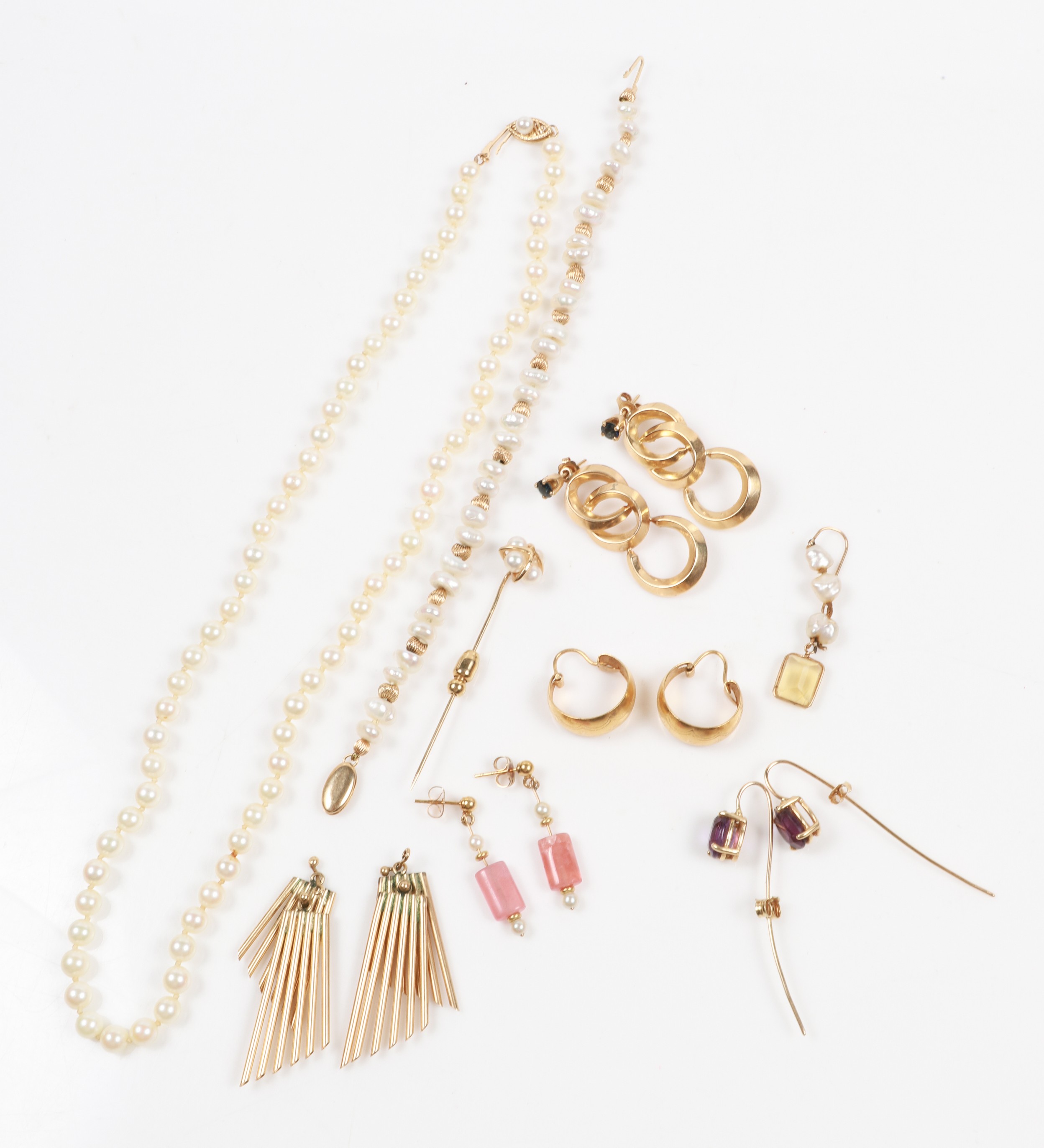 Gold earrings and pearl Lot, c/o: