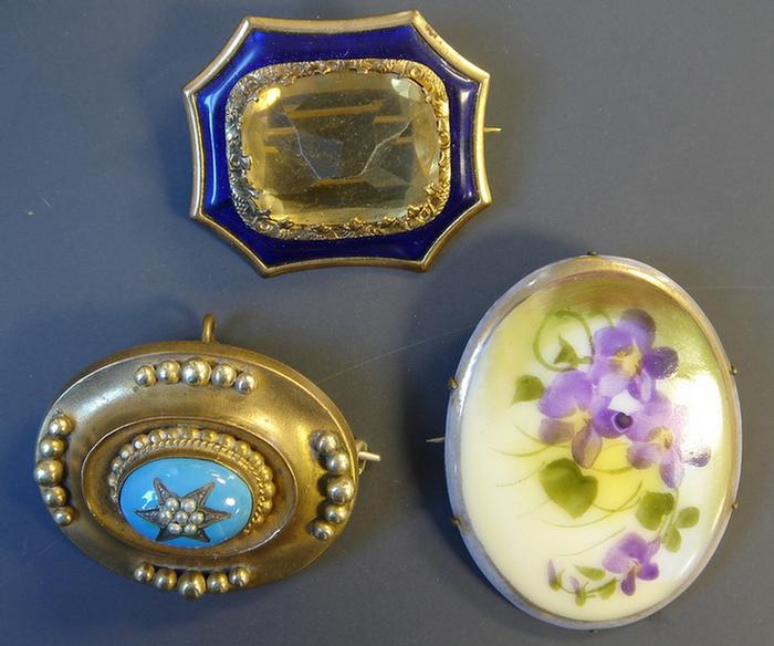 Gold-filled Brooches. Grouping of