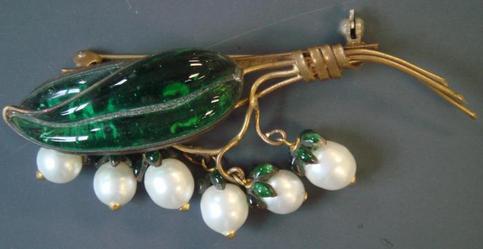 Gold-filled Leaf Brooch. G-f wire