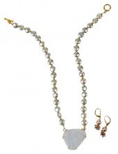 GOLD GEMSTONE NECKLACE AND EAR