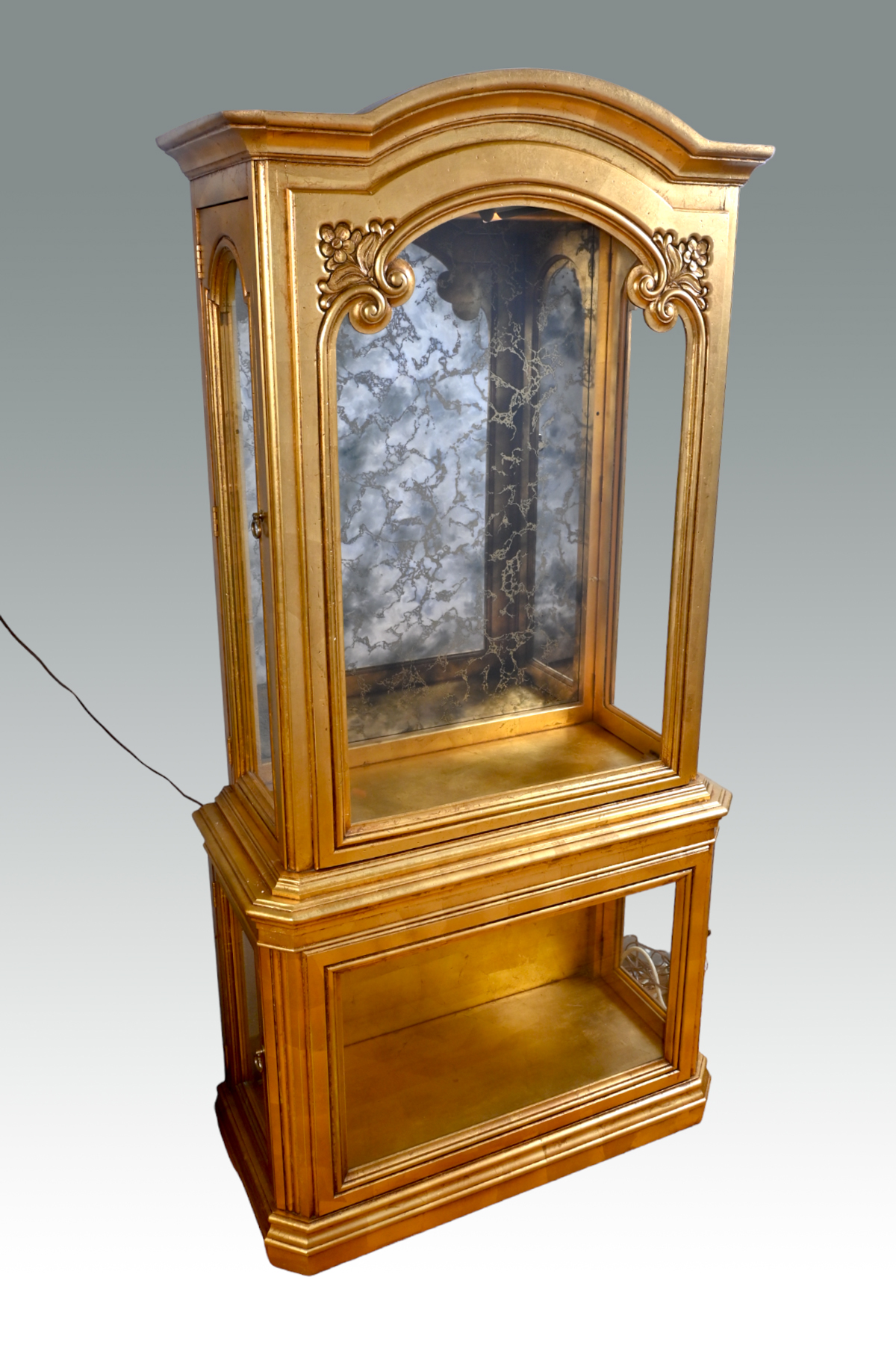 GOLD GILT CURIO DISPLAY CABINET: