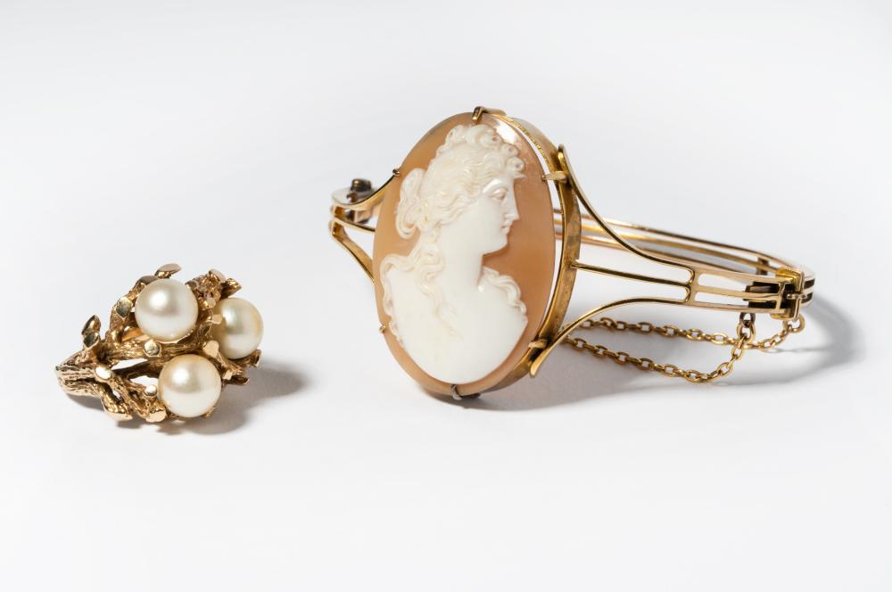 GOLD HINGED BANGLE CAMEO BRACELET