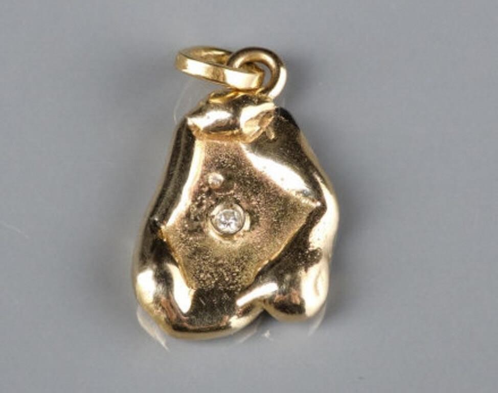 GOLD INGET PENDANTA man made gold