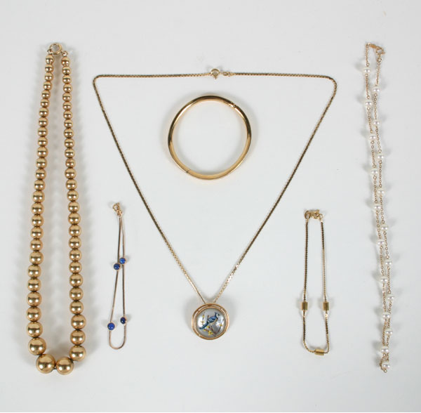 Gold jewelry assortment of 6 pieces