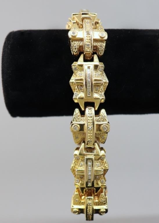 Gold ladies bracelet marked 585 (14