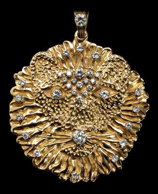 Gold lion pendant, diamonds, 14 kt.