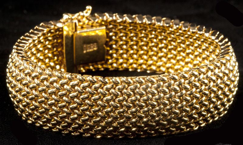 Gold Mesh Bracelet Unoaerredesigned