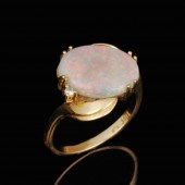 GOLD, PRONG SET AUSTRALIAN FIR