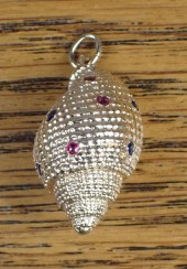 GOLD SEASHELL PENDANTGOLD SEAS