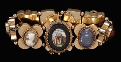 Gold slide bracelet, eight slides