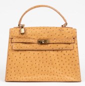 GOLD-TONE OSTRICH SKIN 32CM HA