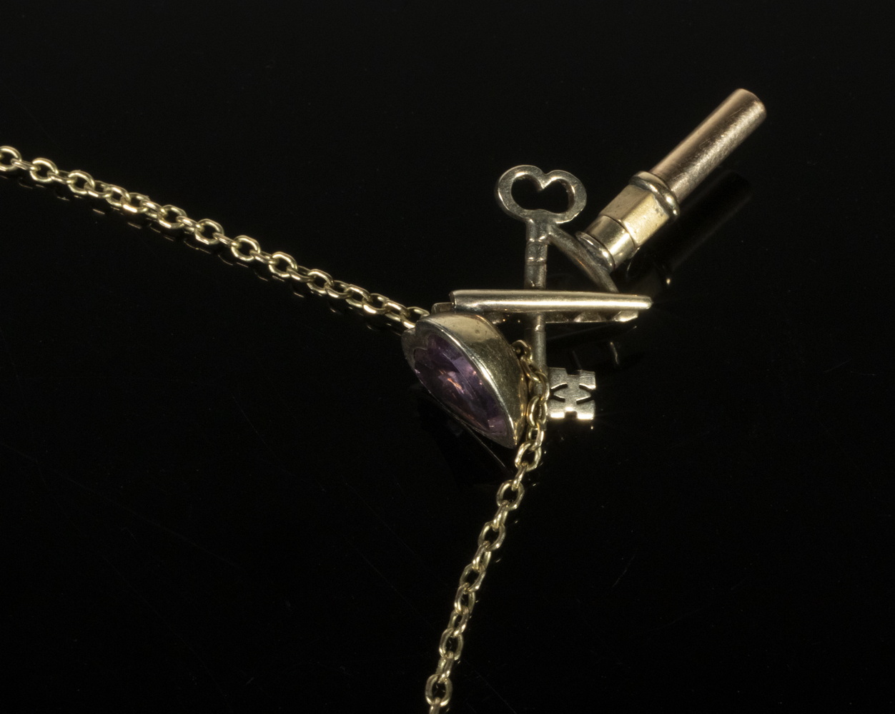 GOLD WATCH KEY ON CHAIN 14K