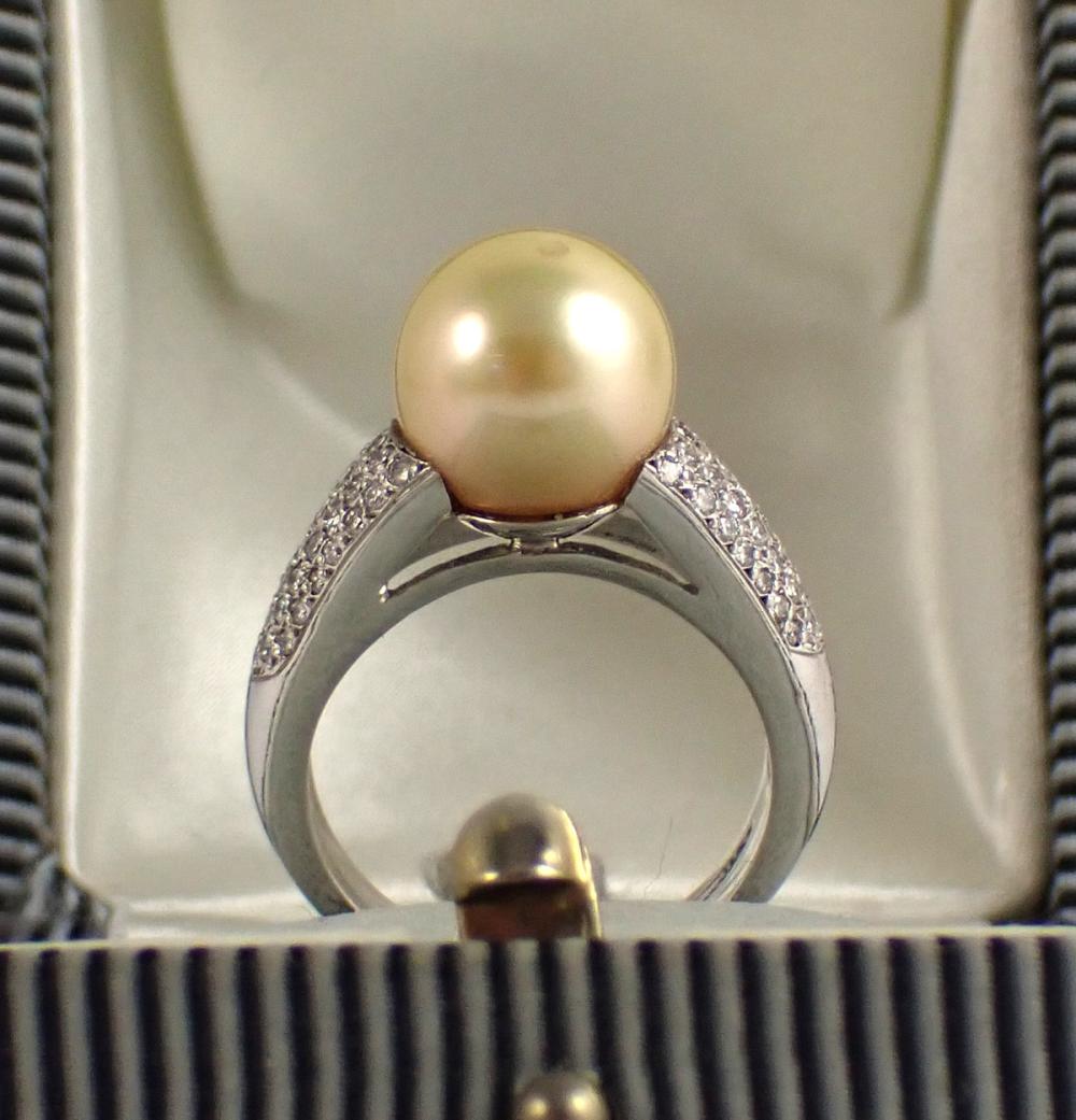 GOLDEN SOUTH SEA PEARL AND EIGHTEEN