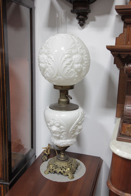 GONE WITH THE WIND LAMP. Open