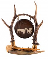 GONG ON BLACK FOREST-STYLE ANT