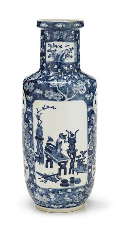 Good Chinese blue and white vase