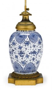 Good Chinese blue and white po