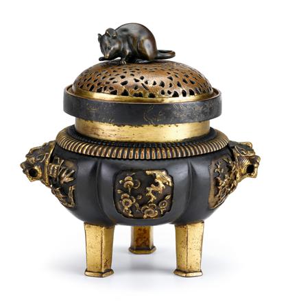Good Chinese Ming gilt and