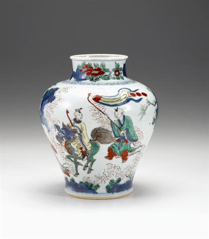 Good Chinese wucai vase   