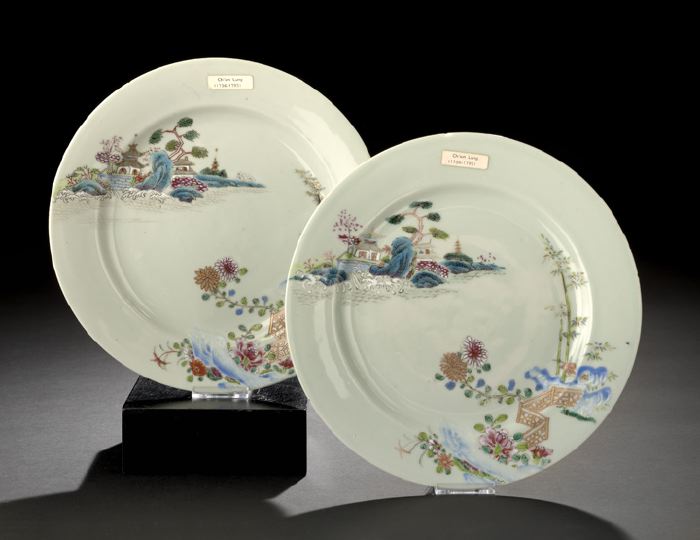 Good Pair of Chinese Export Famille