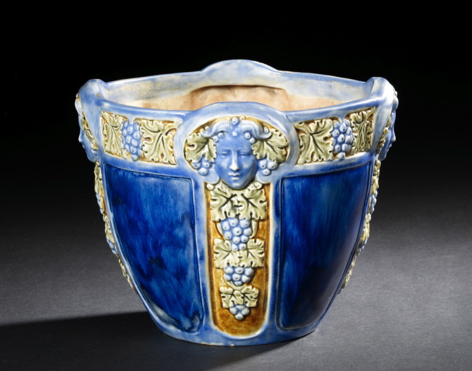 Good Royal Doulton Deux-Couleur