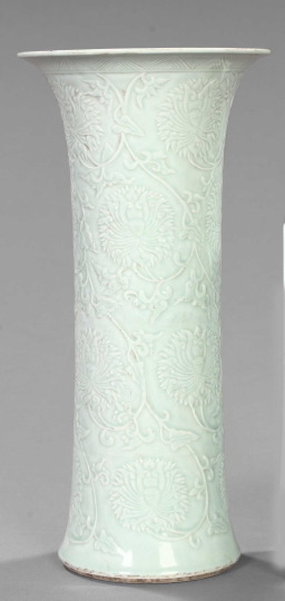Good, Tall Ch\'ien-lung Carved Pale