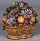 GOOD WOVEN CENTERPIECE FRUIT B