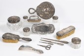Gorham Sterling repousse vanit