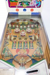 GOTTLIEB PINBALL MACHINE CIRCA
