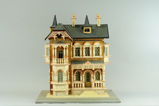 GOTTSCHALK VICTORIAN DOLLHOUSE