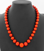 GRADUATED CORAL BEAD NECKLACE