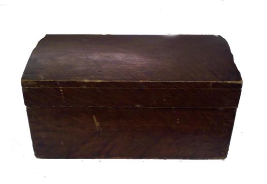 GRAIN DECORATED BOX WITH RED