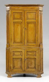 Grain-painted paneled corner c
