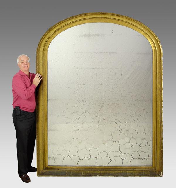 GRAND ARCHED MIRROR IN LOUIS