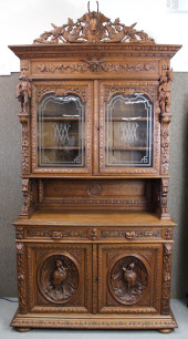GRAND OAK BREAKFRONT CARVED WI