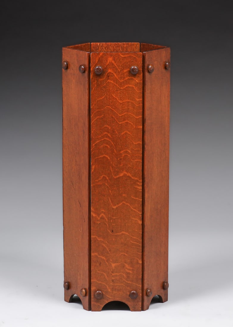 GRAND RAPIDS SIX-SIDED OAK UMBRELLA