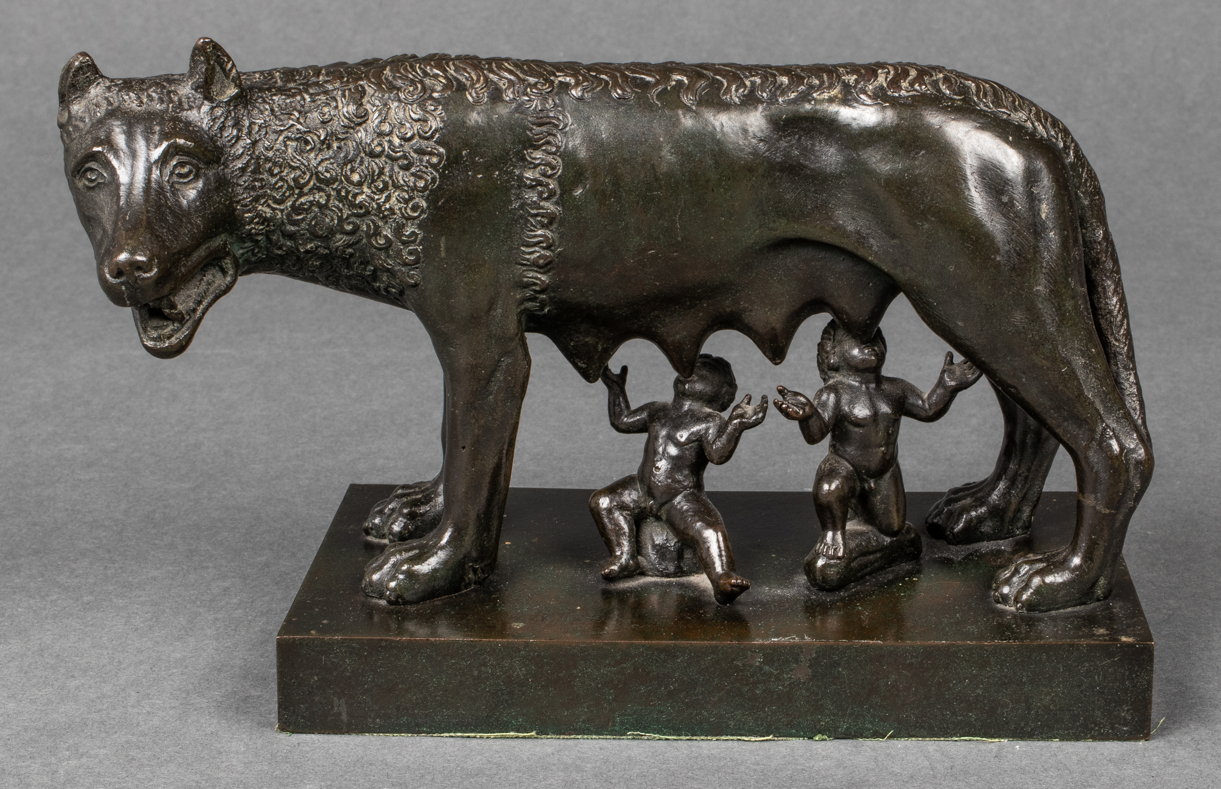 GRAND TOUR "CAPITOLINE WOLF" BRONZE