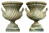 GRAND TOUR CAST IRON GARDEN UR