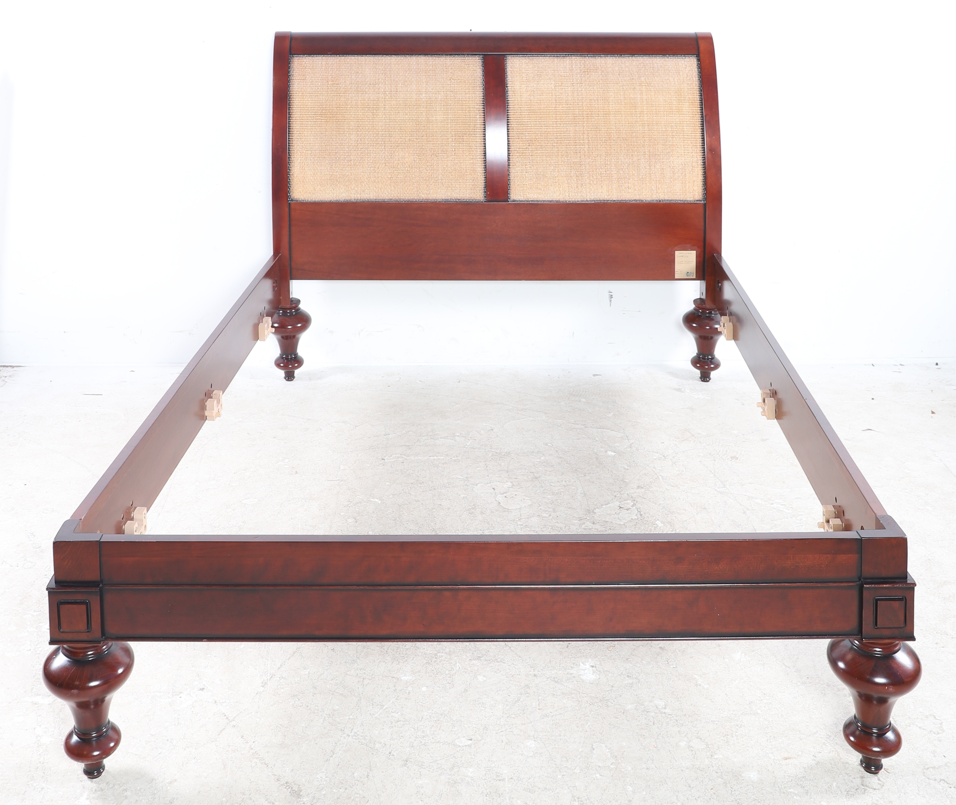 Grange paneled Queen size sleigh