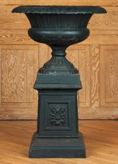 GREEN CAST IRON NEOCLASSICAL G