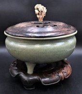 GREEN CELADON GLAZED FOOTED CE