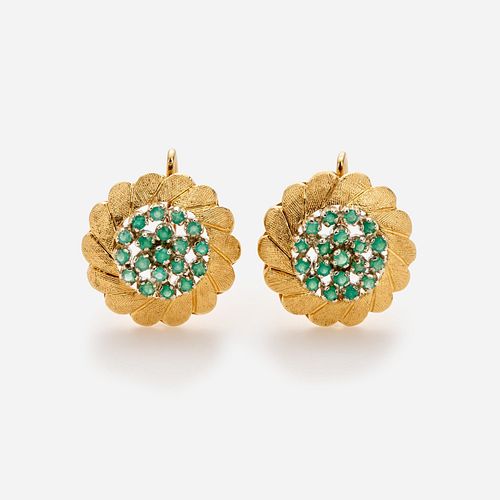 GREEN CHALCEDONY FLOWER EARRINGS IN