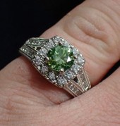GREEN DIAMOND AND 14 KARAT GOL