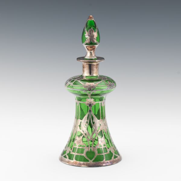GREEN GLASS DECANTER WITH