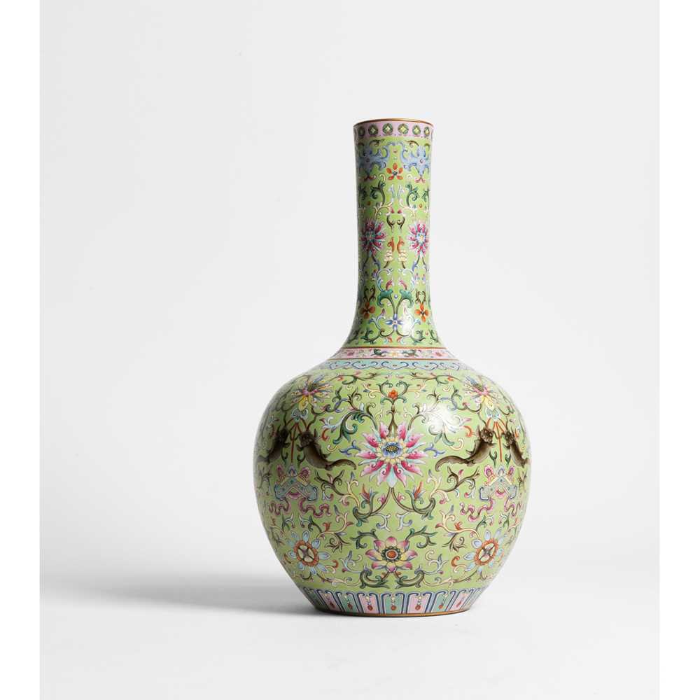 GREEN GROUND FAMILLE ROSE BOTTLE