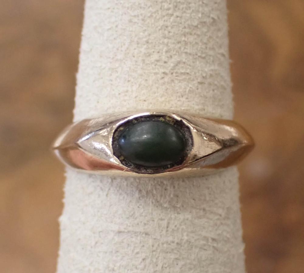GREEN HARDSTONE AND FOURTEEN